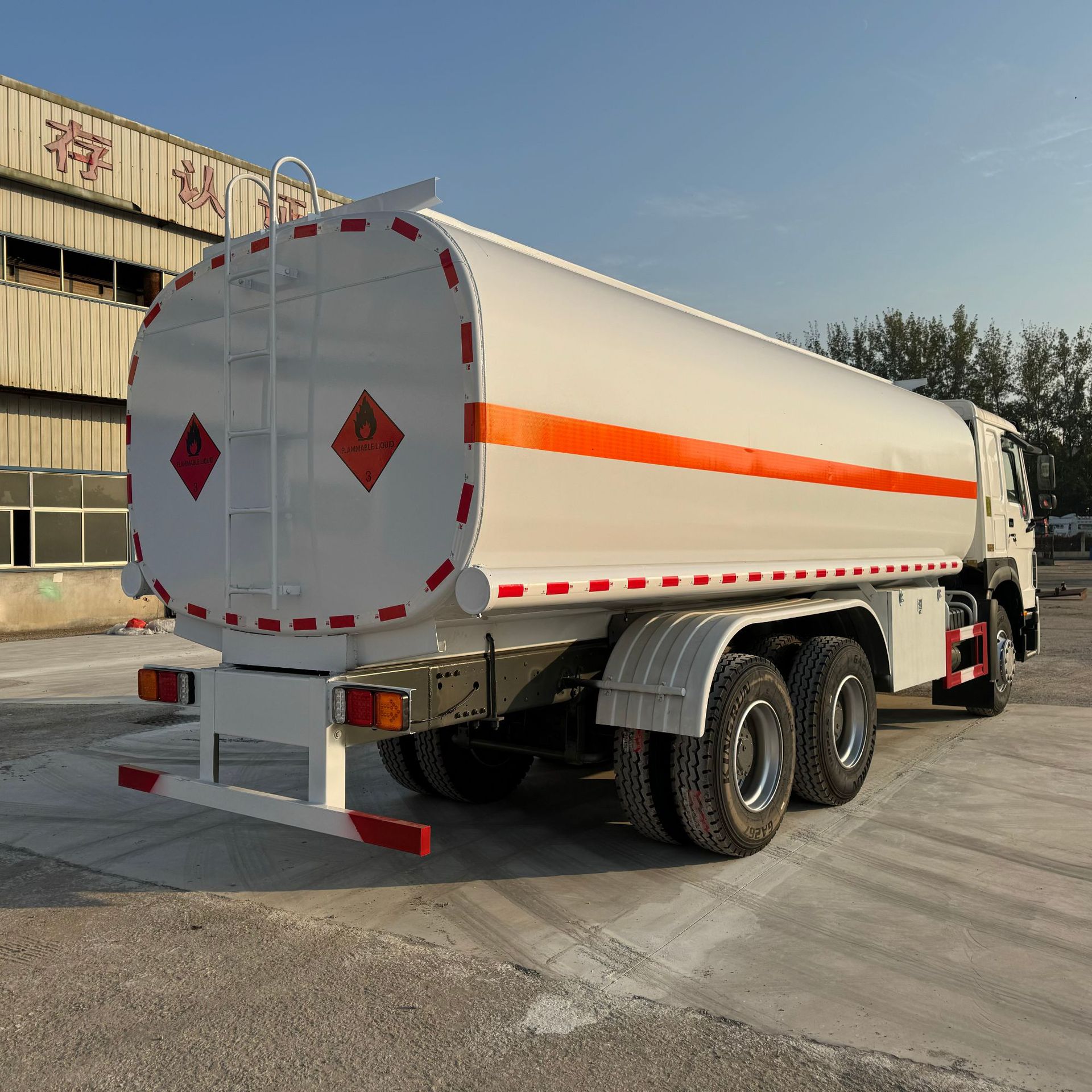 Oil Carrier Tank Truck09 Oil Carrier Tank Truck09