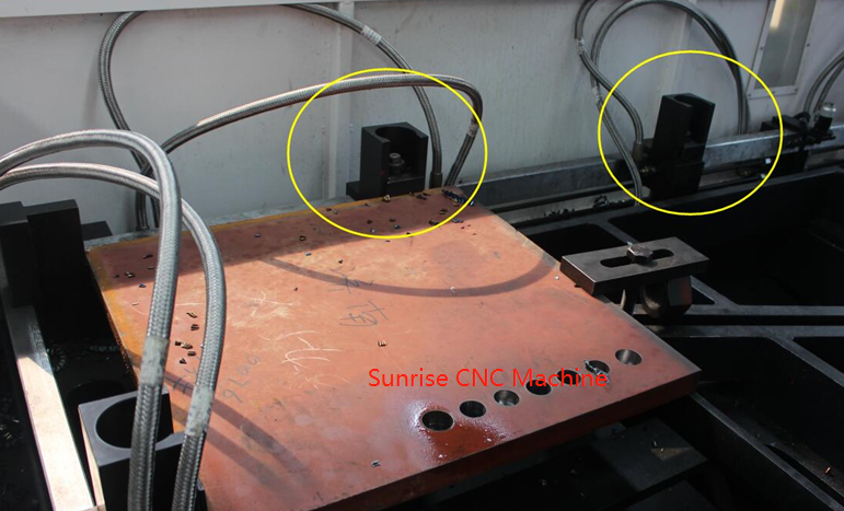 Work table, 12 movable hydraulic clamps