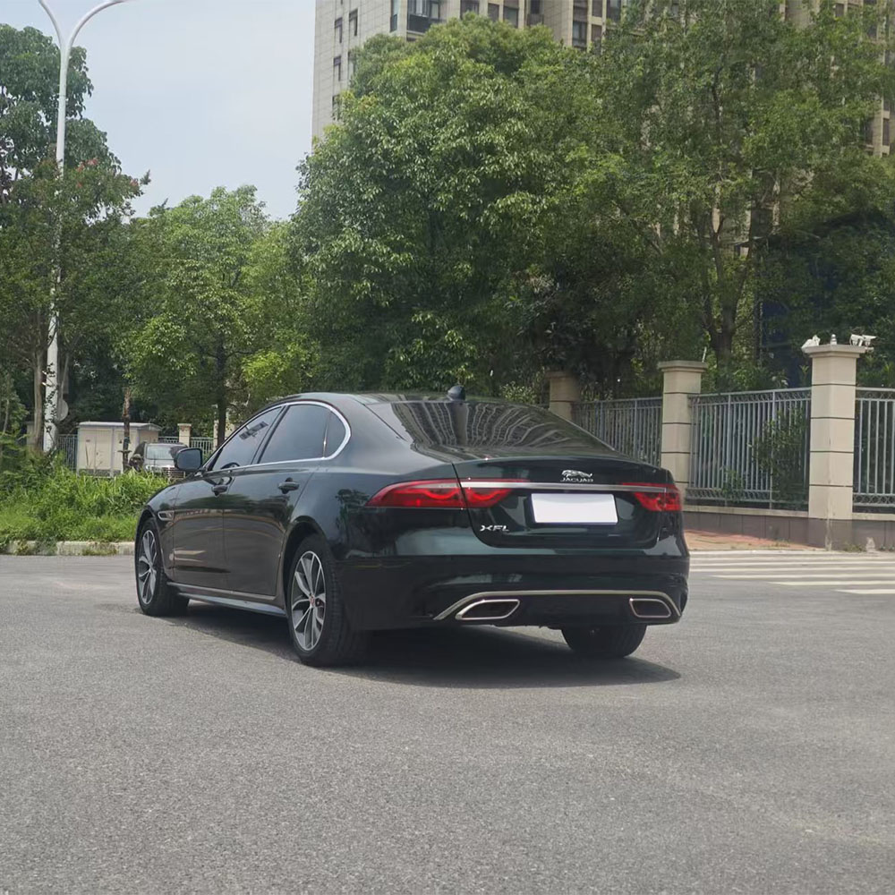 Jaguar XFL (4) Jaguar XFL (4)