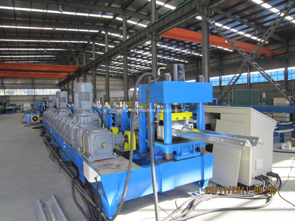 Road guardrail fence post roll forming machine Road guardrail fence post roll forming machine
