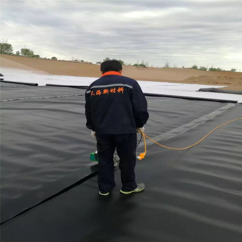 texture geomembrane weiding