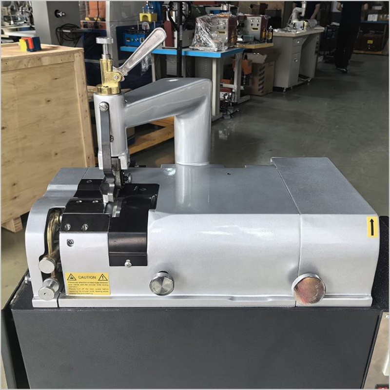 KD-X1-A Good Quality Leather Edge Peeling Machine High Precision Skiving Machine for Leather (6) KD-X1-A Good Quality Leather Edge Peeling Machine High Precision Skiving Machine for Leather (6)