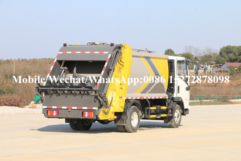 Garbage Compactor Truck (1) Garbage Compactor Truck (1)