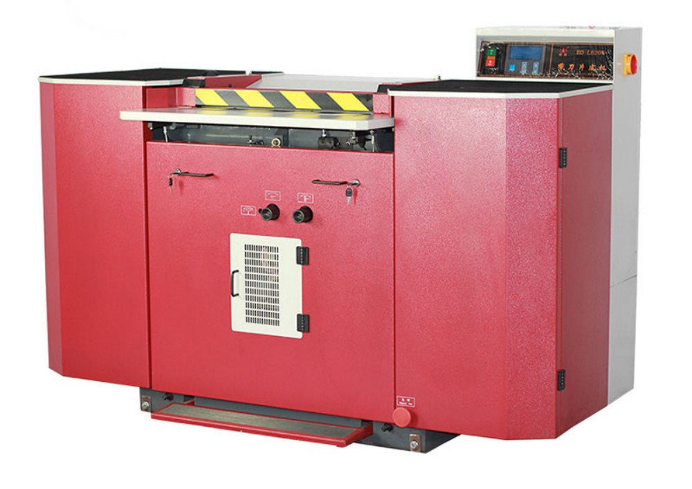 BD-L620W PLC Band Knife Splitiing Machine (2) BD-L620W PLC Band Knife Splitiing Machine (2)