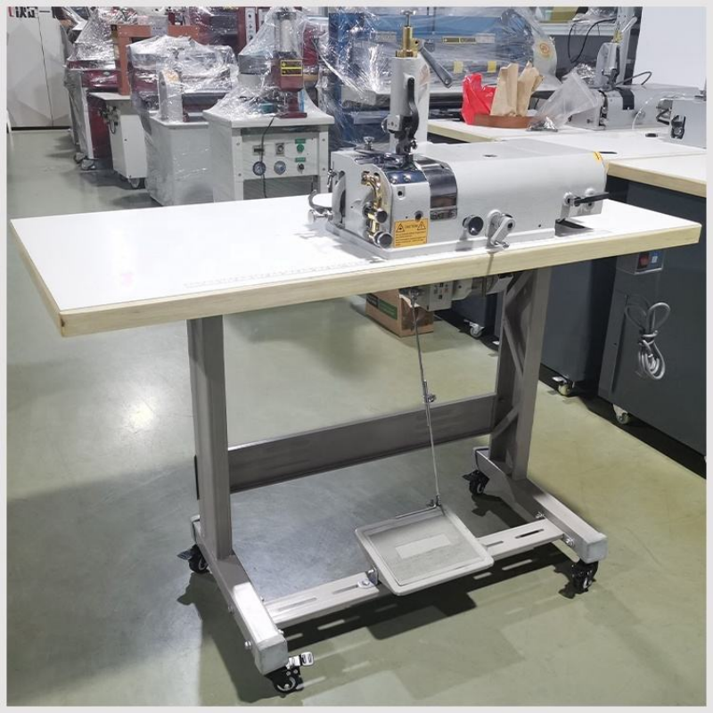 DL-7506 Multi Function Leather Skiver High Speed Round Knife Leather Skiving Machine for Shoe Bag Leather (4) DL-7506 Multi Function Leather Skiver High Speed Round Knife Leather Skiving Machine for Shoe Bag Leather (4)