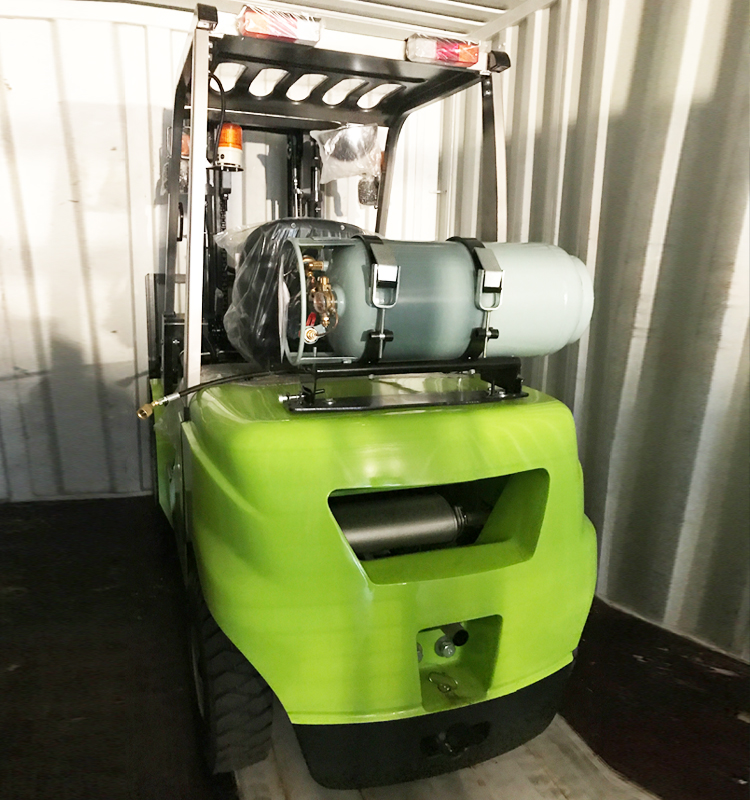 Chariot élévateur de 3ton gpl (13) 3ton lpg forklift truck (13)