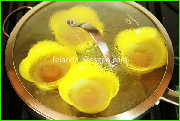 Silicone-egg-poacher-3