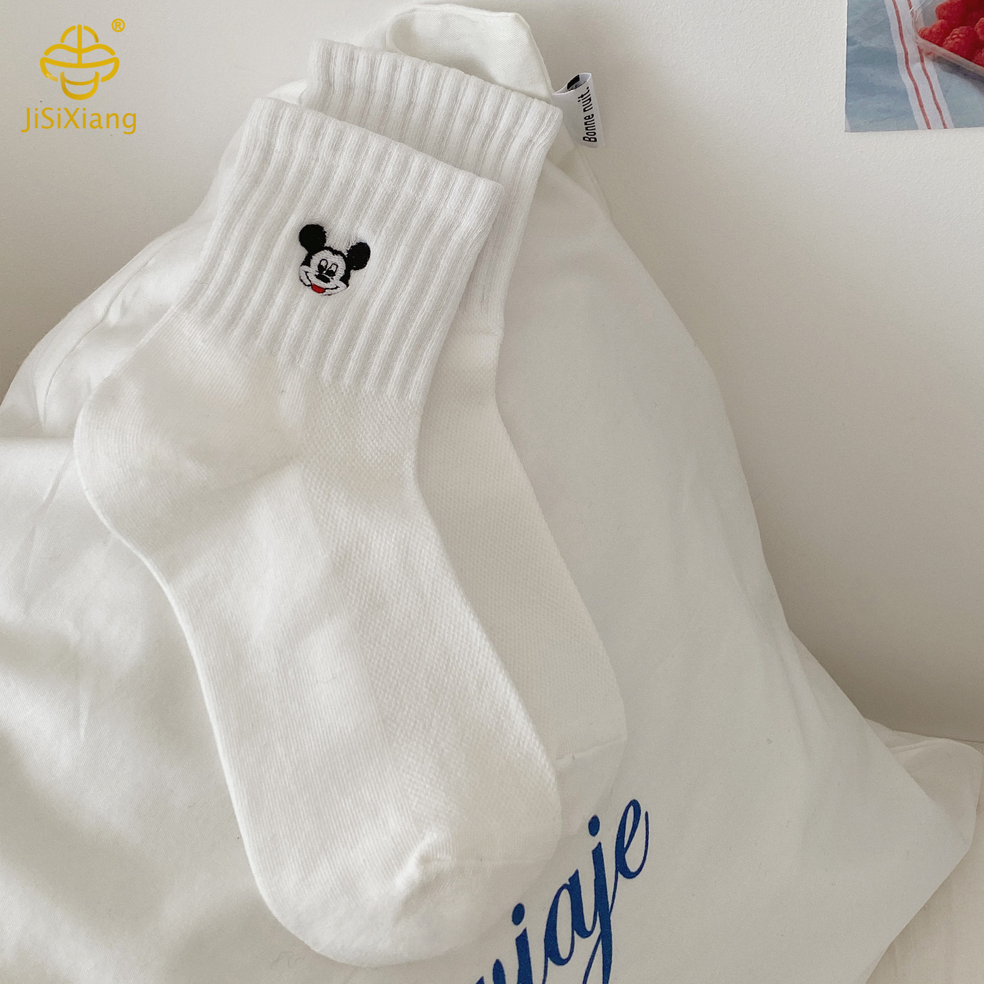 Korean version of embroidered tube socks Korean version of embroidered tube socks