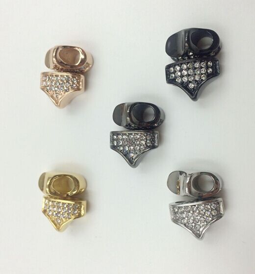 5A CZストーンレザーブレスレットトライアングルチャーム 5A CZ Stone Leather Bracelet Triangle Charms