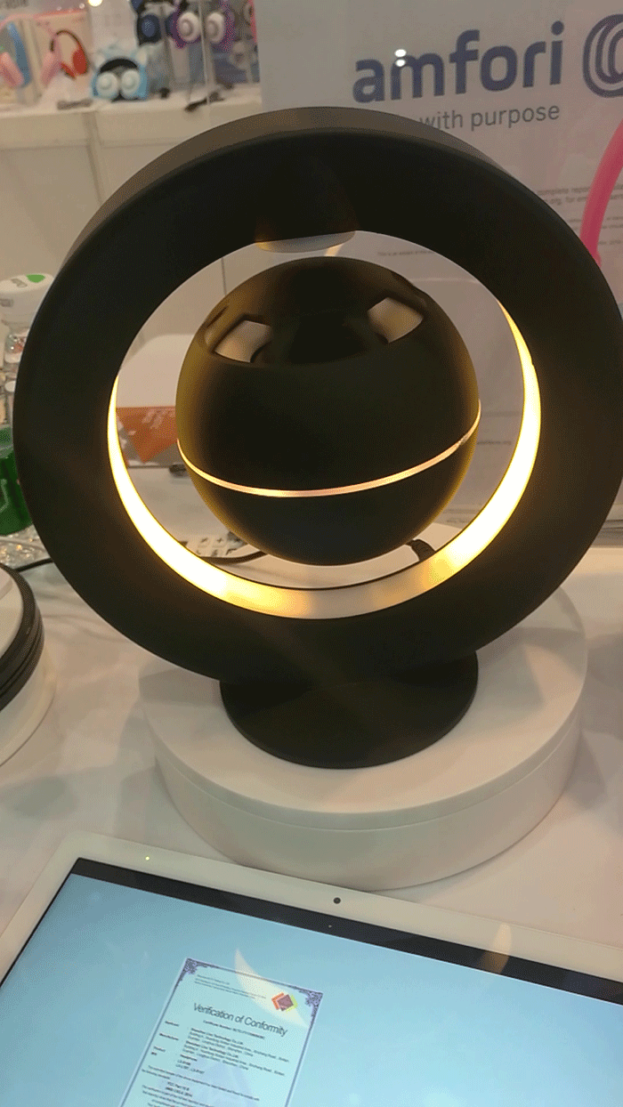 magnetic suspension Bluetooth speaker
