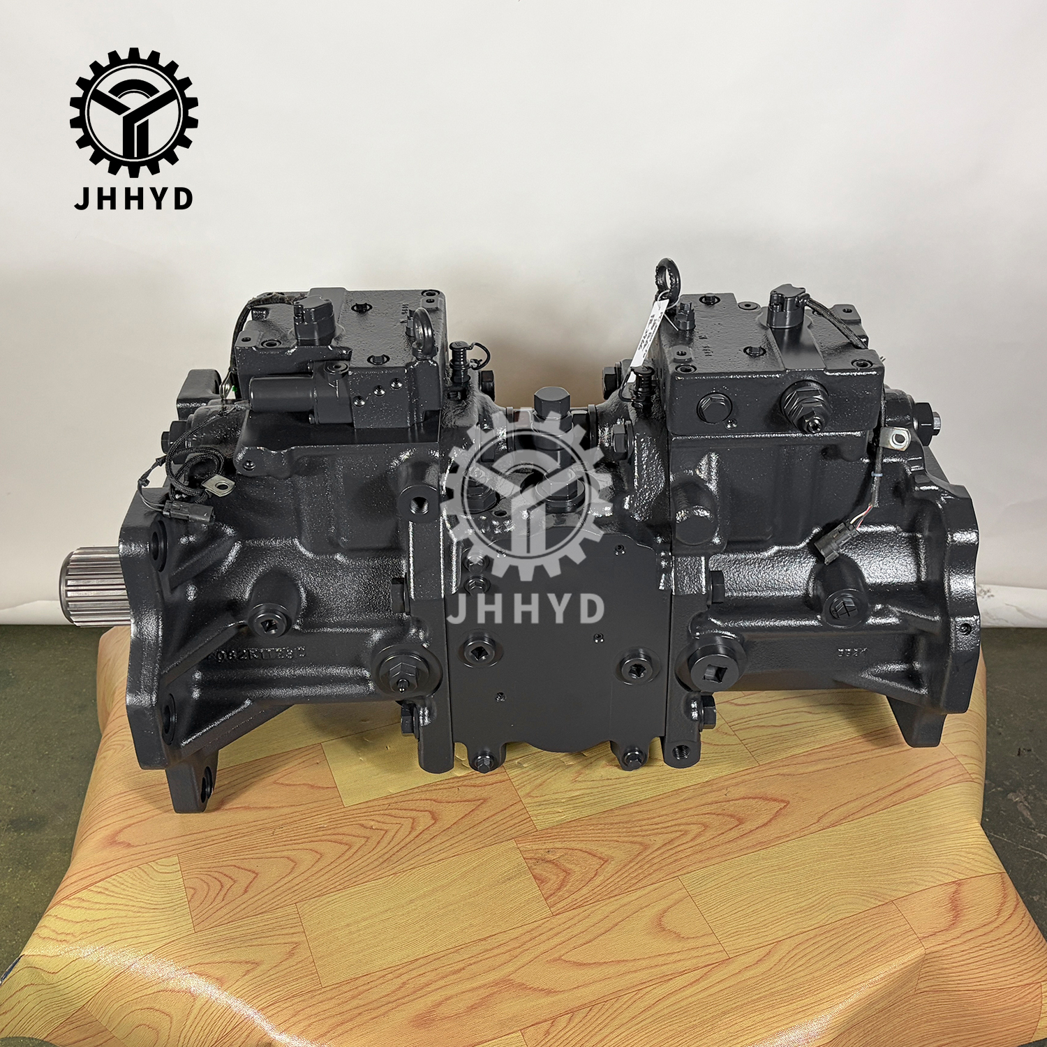PC2000-8 main pump 708-2K-00123 hydraulic pump (1) PC2000-8 main pump 708-2K-00123 hydraulic pump (1)
