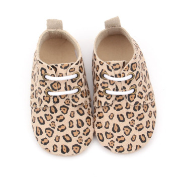 Neuer Entwurf handgemachte Leopard-Baby-Oxford-Schuhe