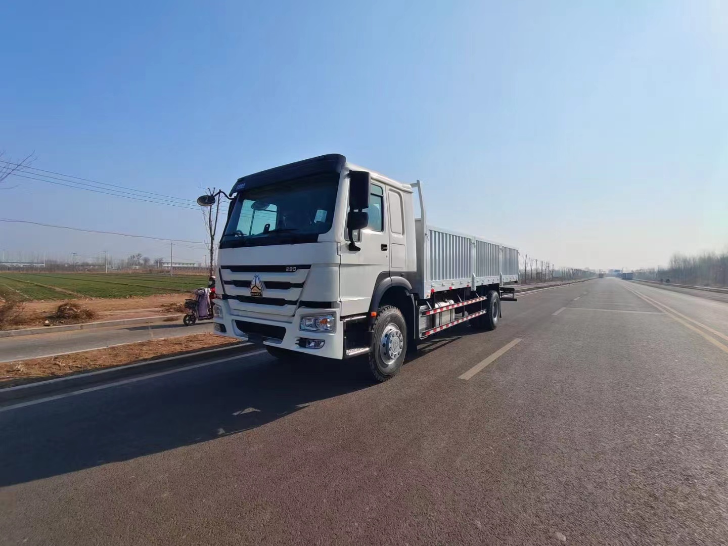 HOWO Cargo Truck (4) HOWO Cargo Truck (4)