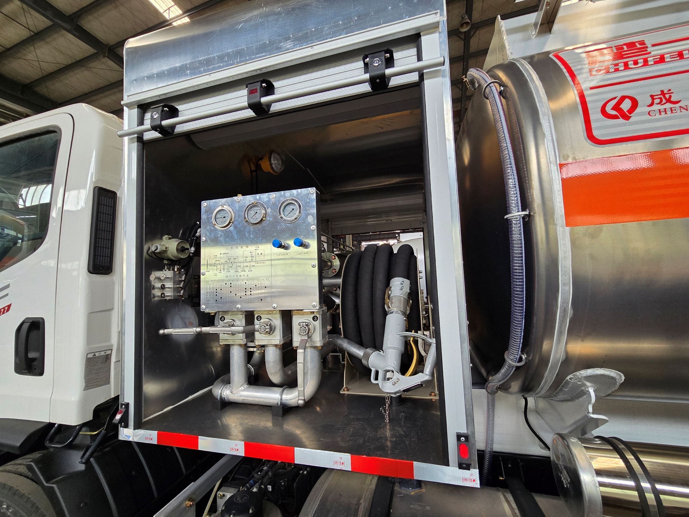 High Quality Dongfeng 6×4 25.5m³ Tanker Truck in fuel Delivery High Quality Dongfeng 6×4 25.5m³ Tanker Truck in fuel Delivery