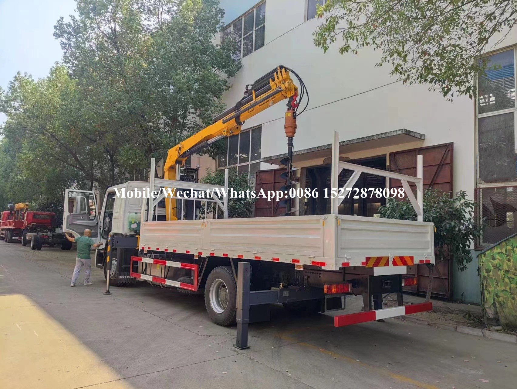 HOWO Crane Truck (9) HOWO Crane Truck (9)