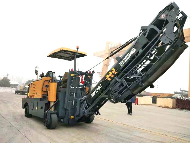 XCMG-Cold-Milling-Machine-Xm1303K-1-3m-Width-Road-Maintenance-Equipment (2) XCMG-Cold-Milling-Machine-Xm1303K-1-3m-Width-Road-Maintenance-Equipment (2)