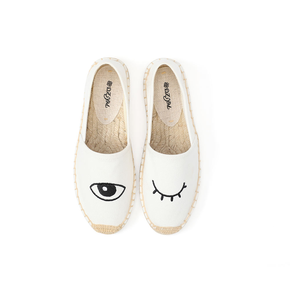 Brodé Embroidered