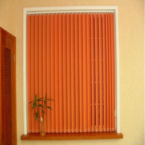 Manual vertical blinds