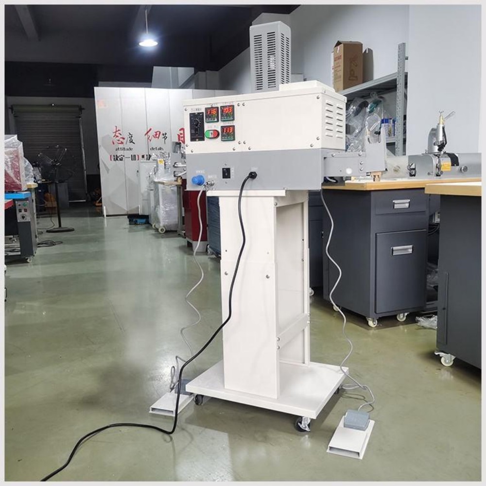 DL-7523C Energy Saving Double Head Hot Melt Adhesive Glue Sprayer Hot Melt Glue Spraying Machine (7) DL-7523C Energy Saving Double Head Hot Melt Adhesive Glue Sprayer Hot Melt Glue Spraying Machine (7)