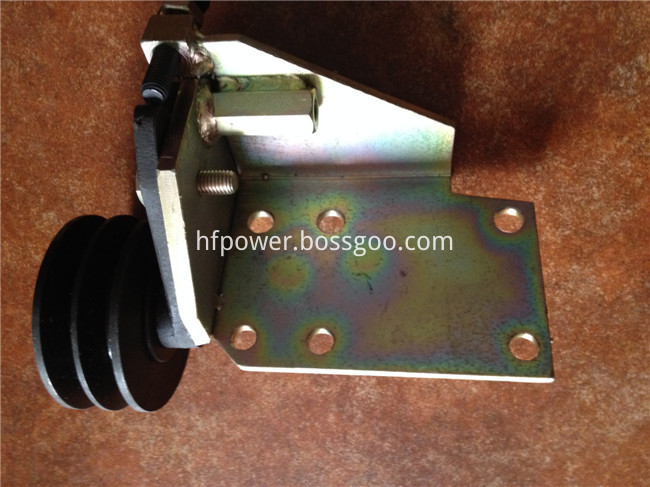 DEUTZ 413 Riemenspanner (1) DEUTZ 413 belt tensioner pulley (1)
