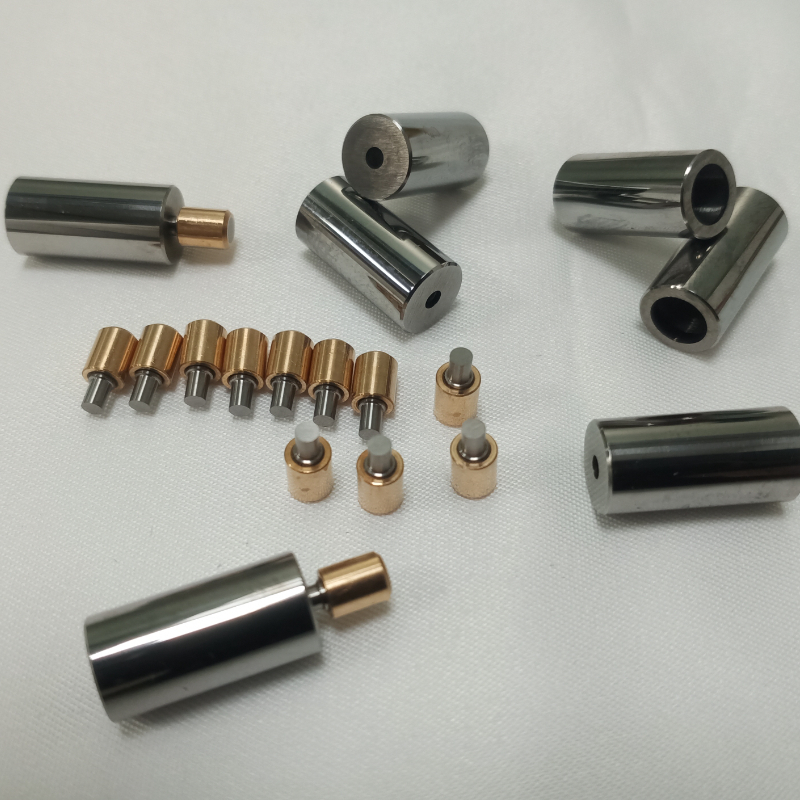Bronze sleeve/tungsten steel punch Bronze sleeve/tungsten steel punch