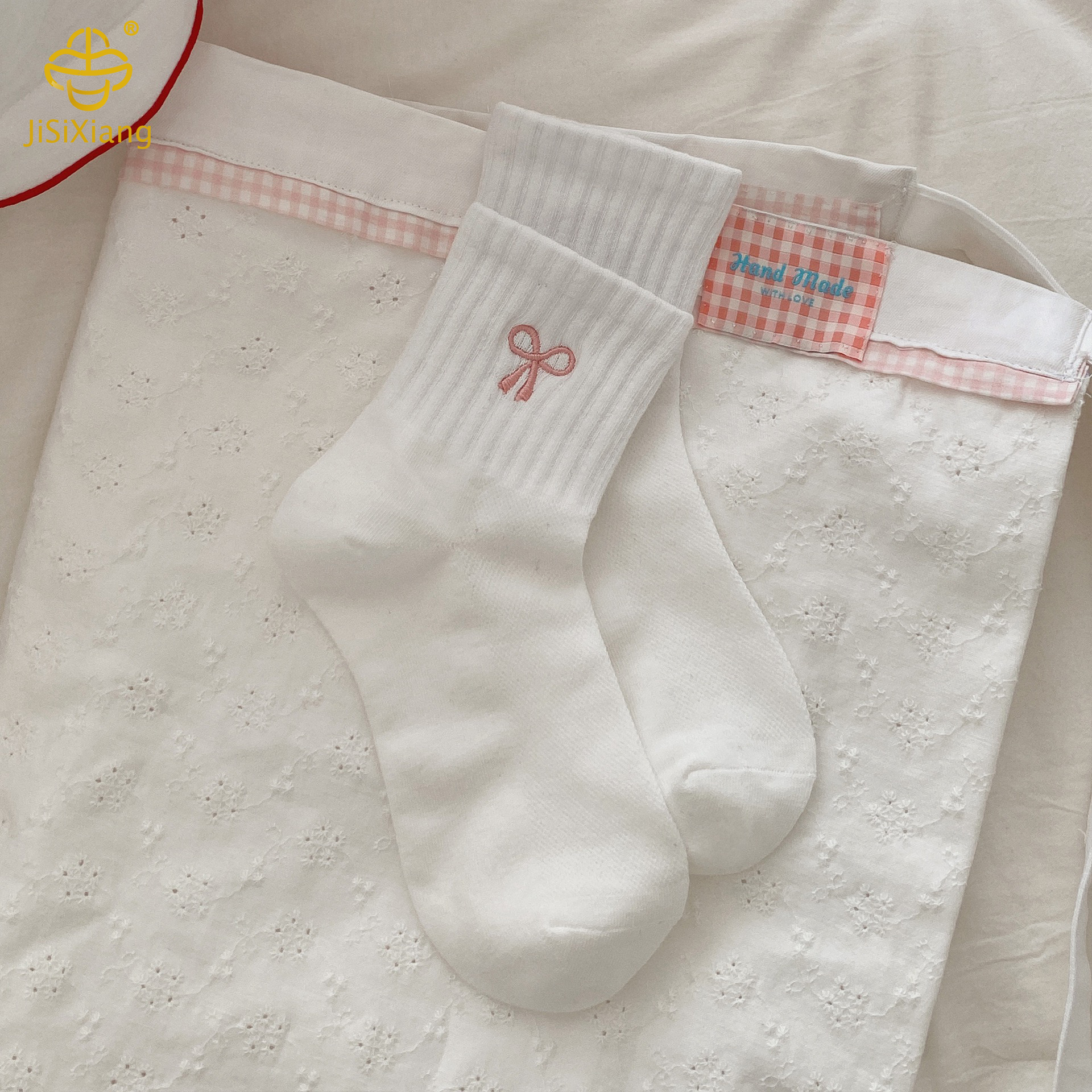 Bowknot embroidered tube socks Bowknot embroidered tube socks
