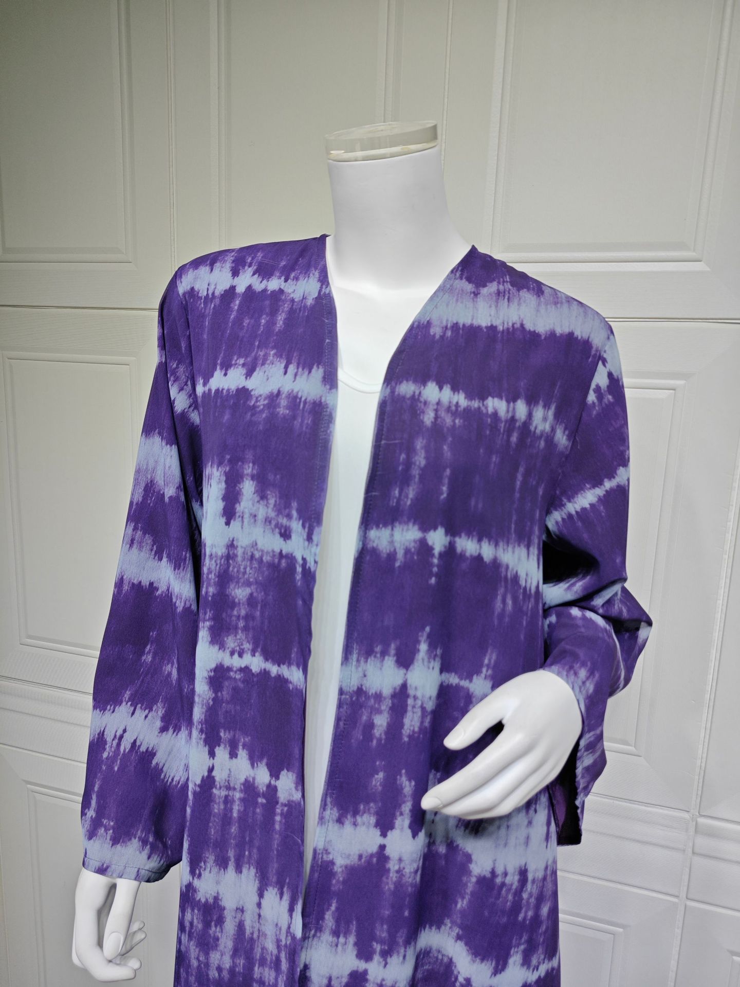Purple Tie-Dye Open Abaya Matching Hijab Set MQ269 (3) Purple Tie-Dye Open Abaya Matching Hijab Set MQ269 (3)