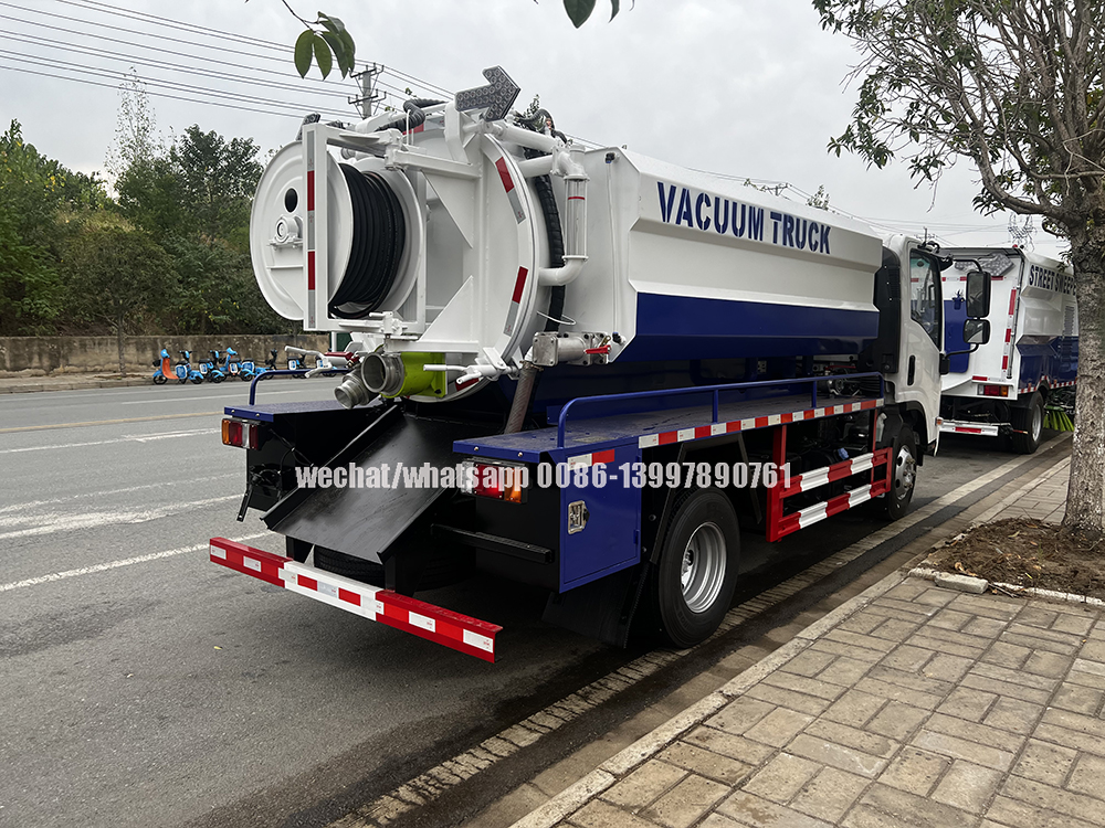 sewage cleaning vehicle sewage cleaning vehicle