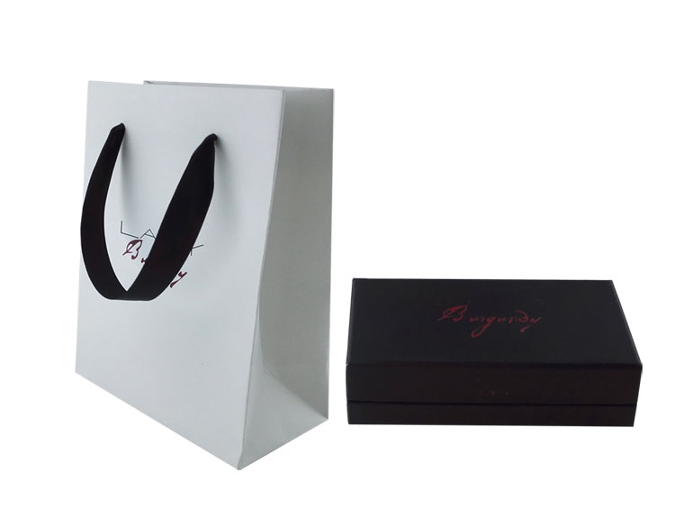 eyelashes box and bag