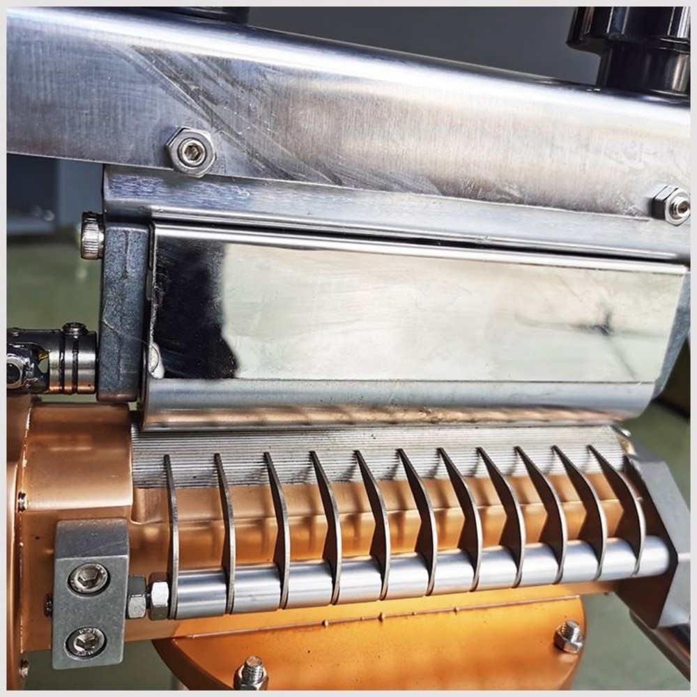 DL-126-6 Hot Selling Models 150mm Speed Regulation of Glass Bottle Gluing Machines (2) DL-126-6 Hot Selling Models 150mm Speed Regulation of Glass Bottle Gluing Machines (2)