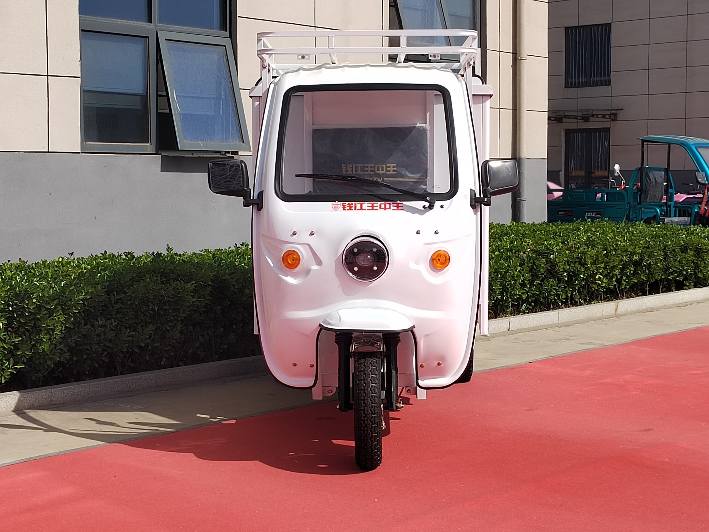 Simple shed QJ195 express delivery vehicle Simple shed QJ195 express delivery vehicle