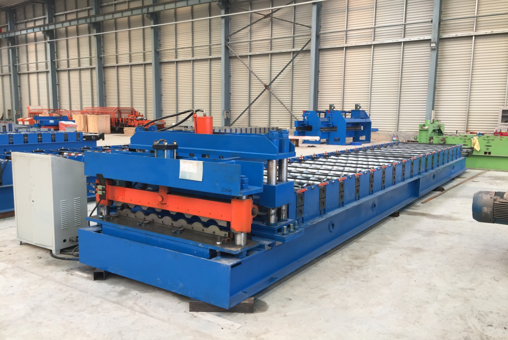 Glazed tile roof sheet roll forming machine