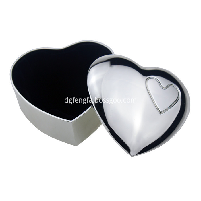 Zinc Alloy Heart Shaped Jewelry Box