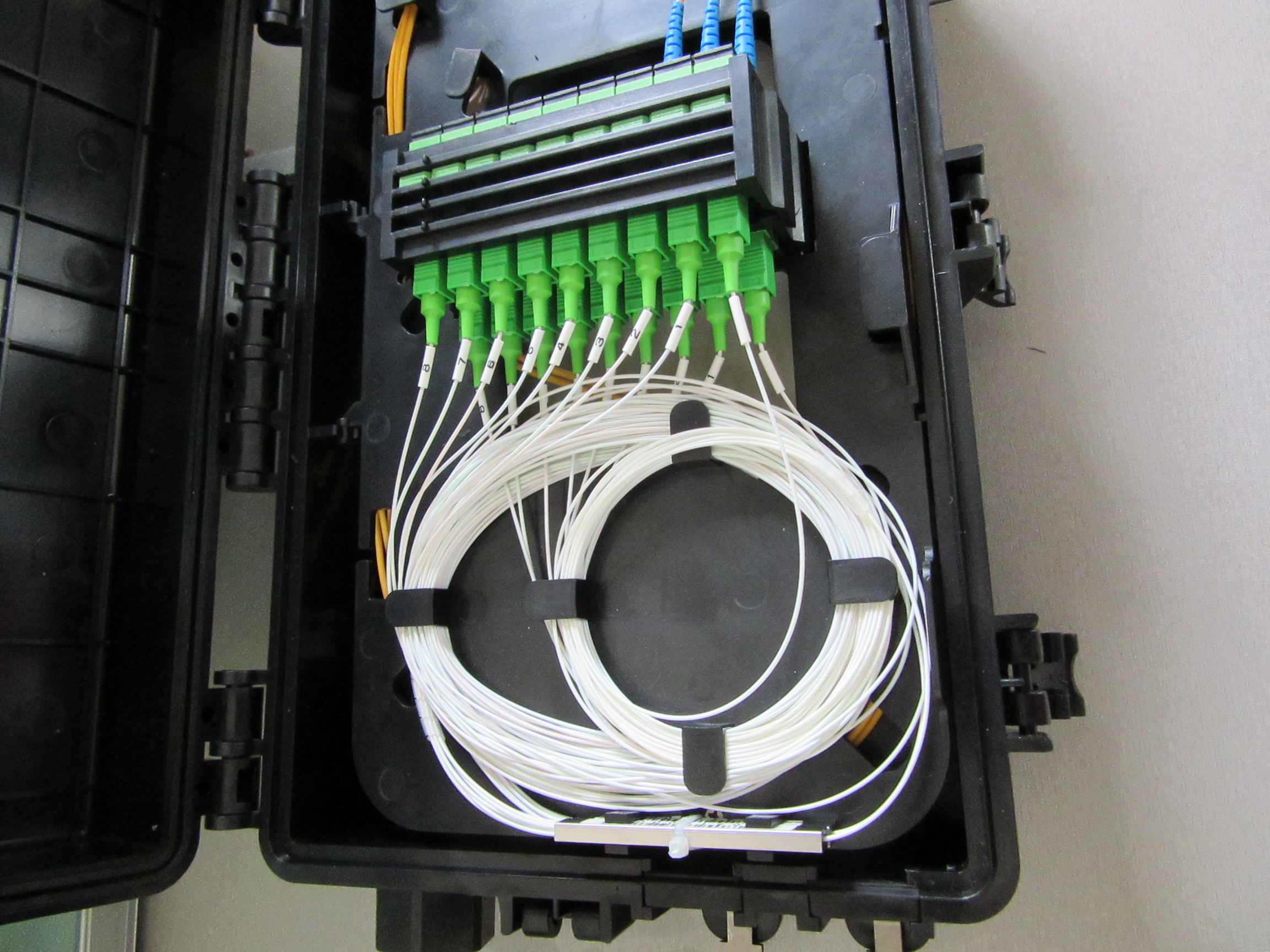Caja de empalme de fibra Fiber splice enclosure