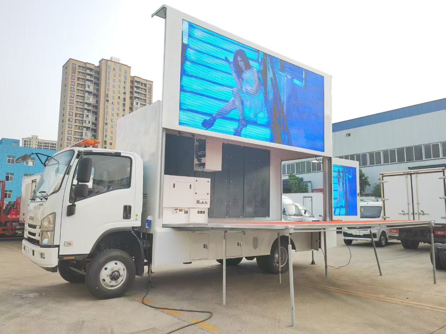 LED Stage Truck (1) LED Stage Truck (1)