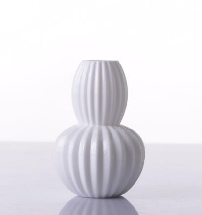 Blown Decorative Colored Glass Vase Blown Decorative Colored Glass Vase