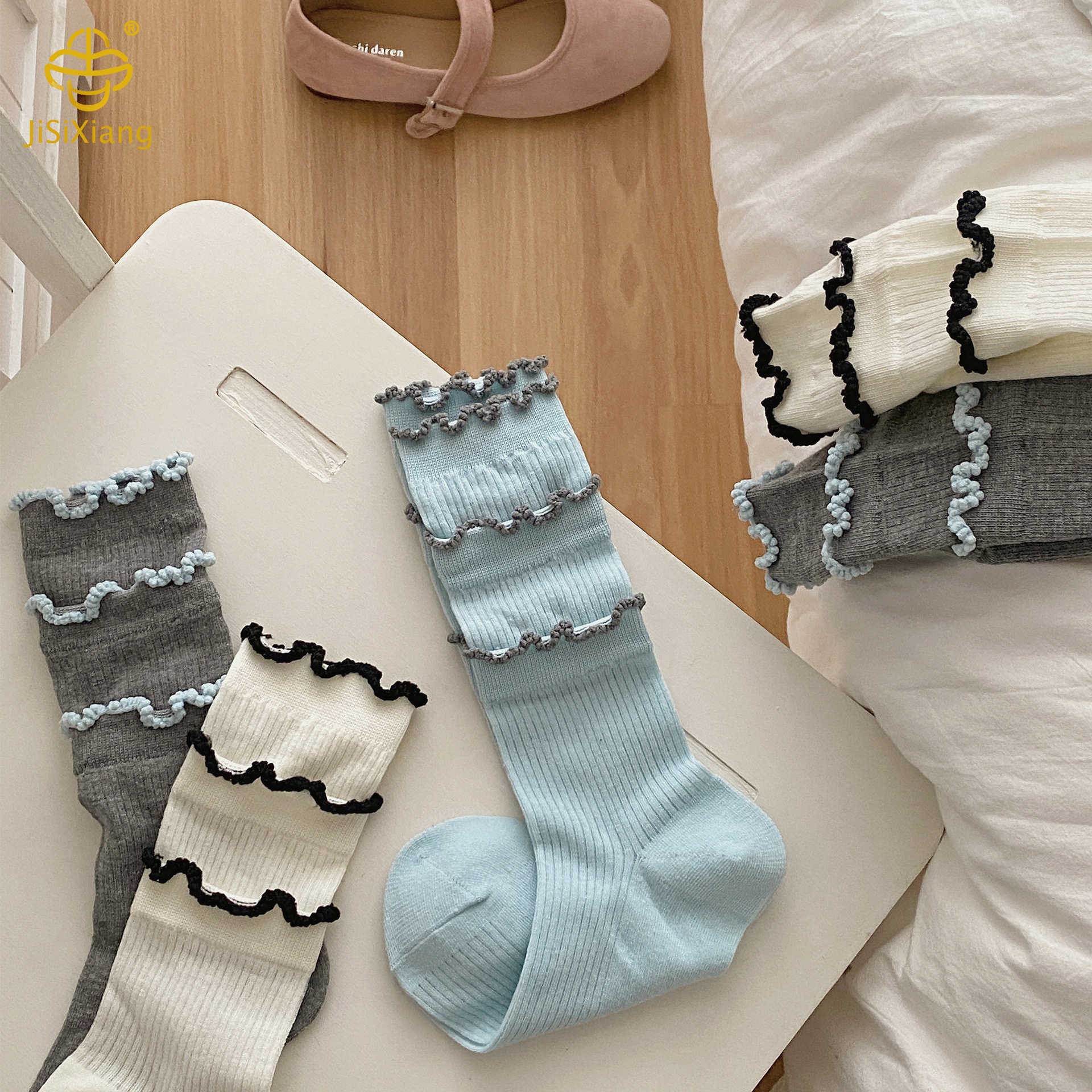 Korean version of thin socks with wooden ears Korean version of thin socks with wooden ears