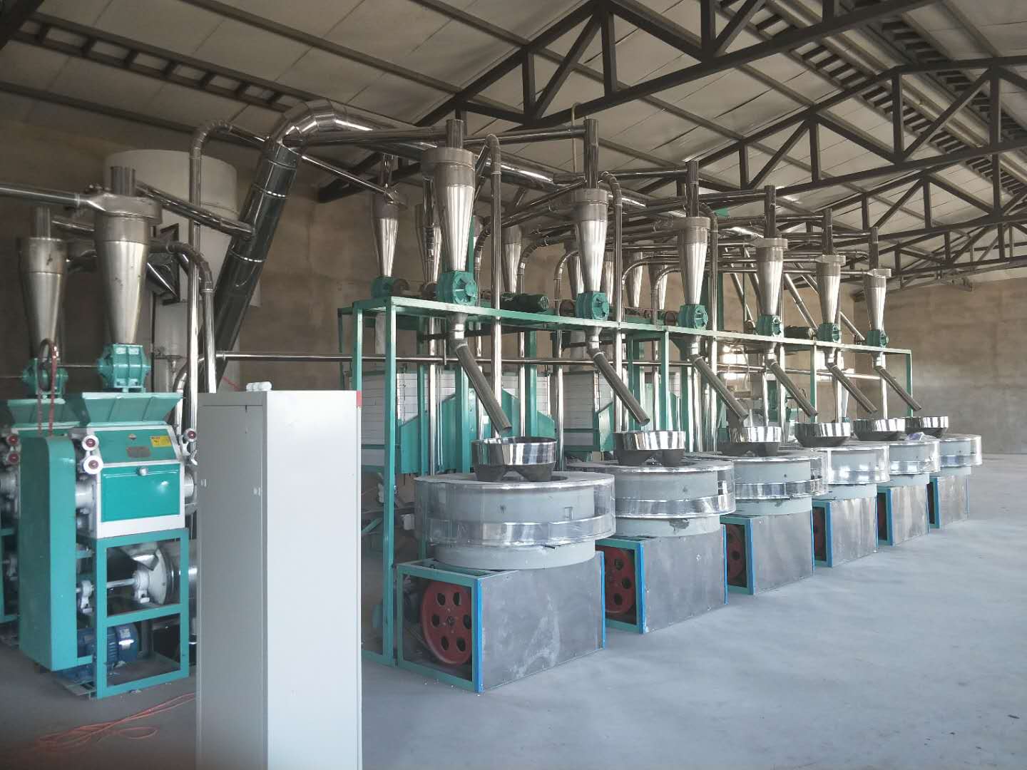 Stone mill flour machine