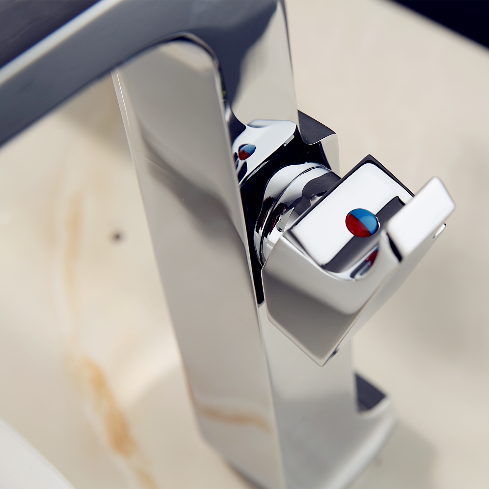 Torneira Estilo Simples Simple Style Faucet