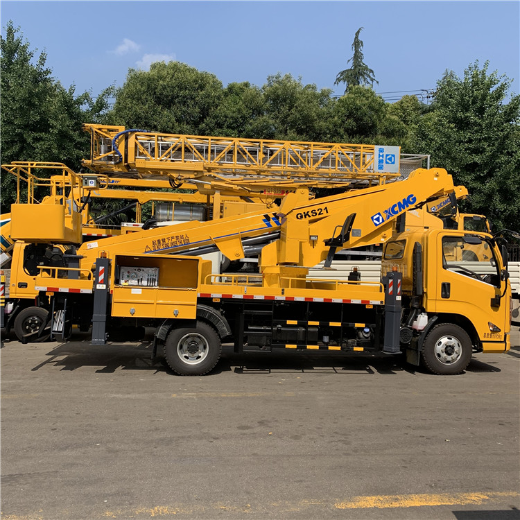 XCMG new 17m telescopic aerial work truck XCMG new 17m telescopic aerial work truck