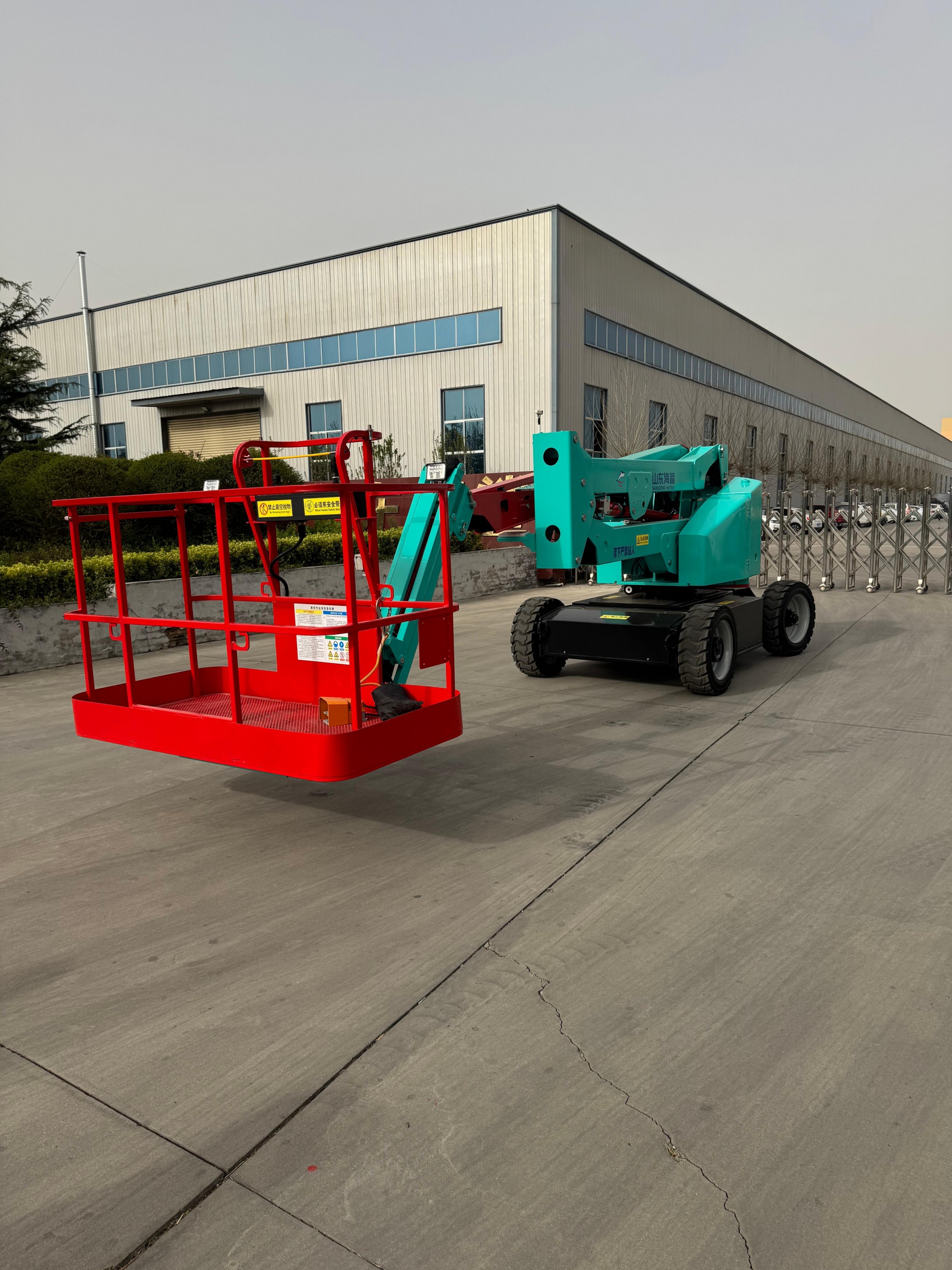 Electric Articulating Boom Lift Electric Articulating Boom Lift