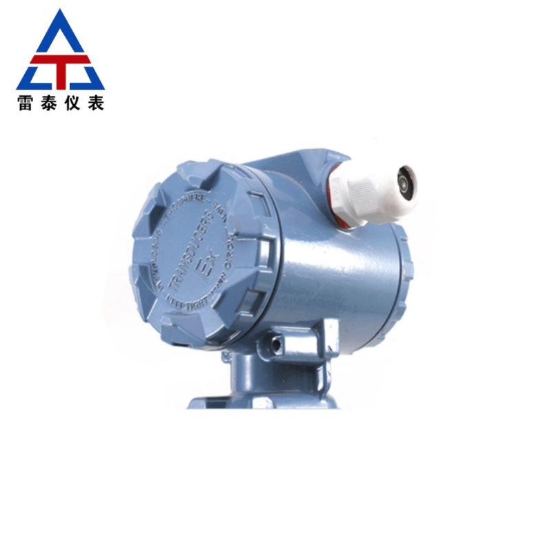 Direct insertion capacitive liquid level transmitter Direct insertion capacitive liquid level transmitter