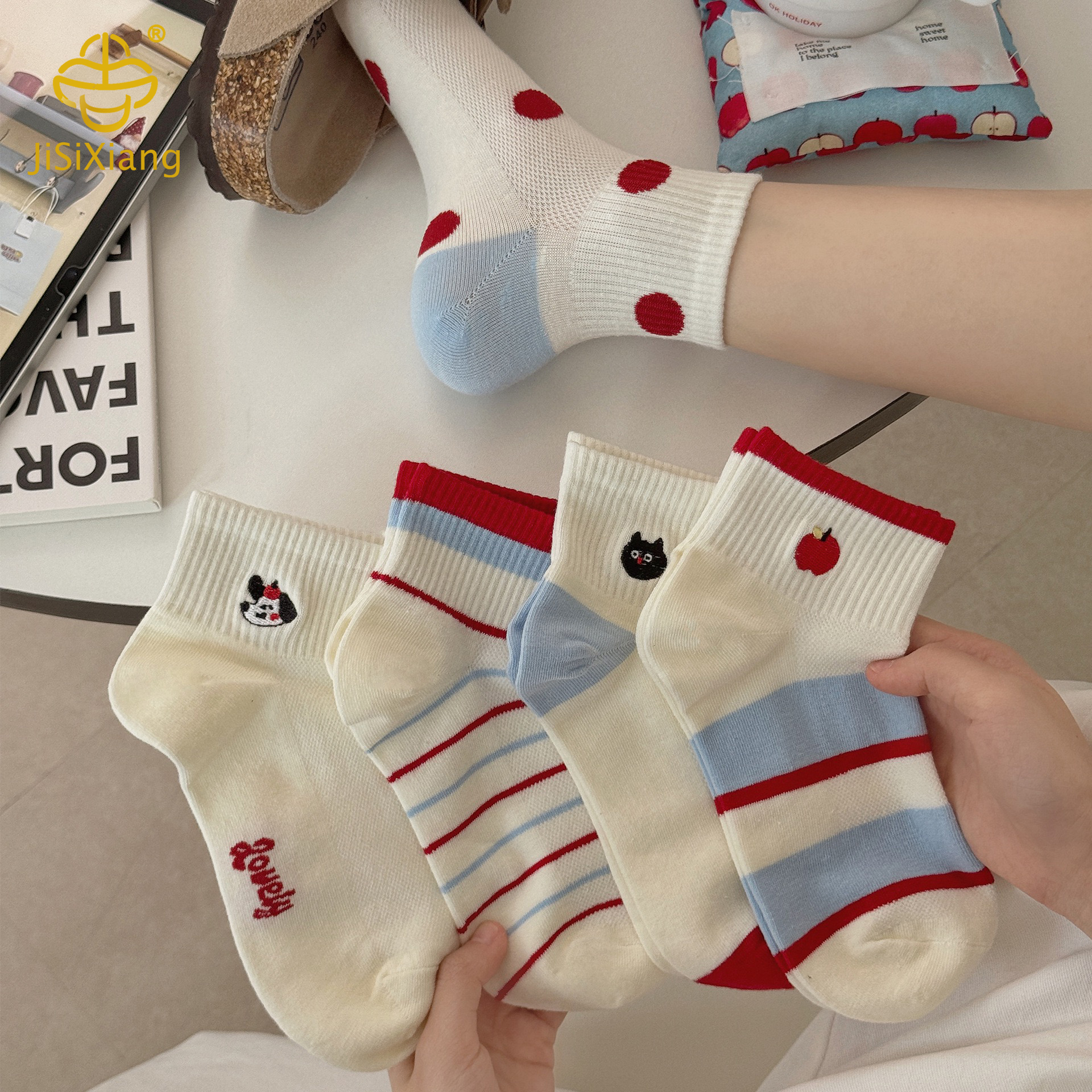 Short embroidered socks Short embroidered socks