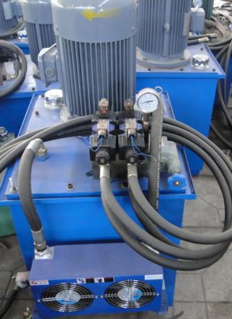 스틸 임시 가드 레일 시스템 롤 성형 기계 Steel Temporary Guardrail Systems Roll Forming Machine