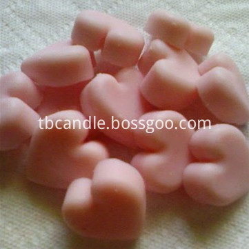 highly scented wax melts pieces with heart shape