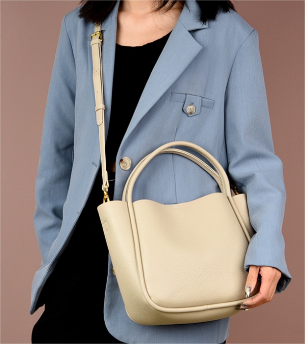 Fashionable Women's Bucket Bag 2025 Fashionable Women's Bucket Bag 2025