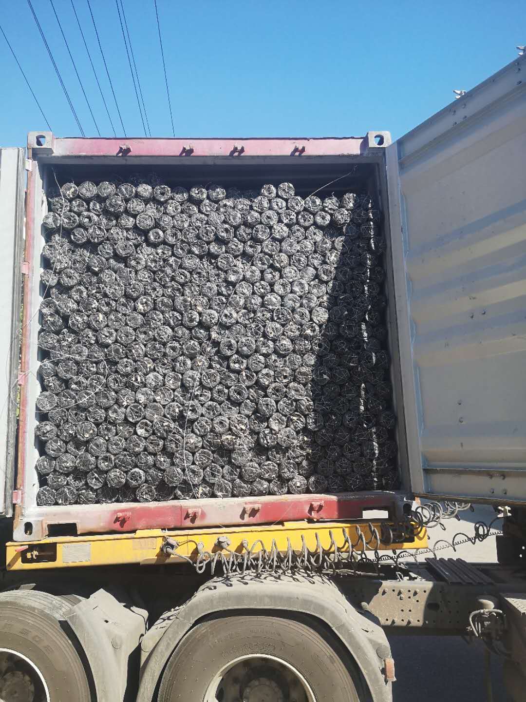 Hexagonal wire mesh loading Hexagonal wire mesh loading