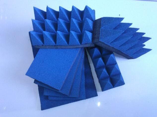 Pyramidal microwave absorber