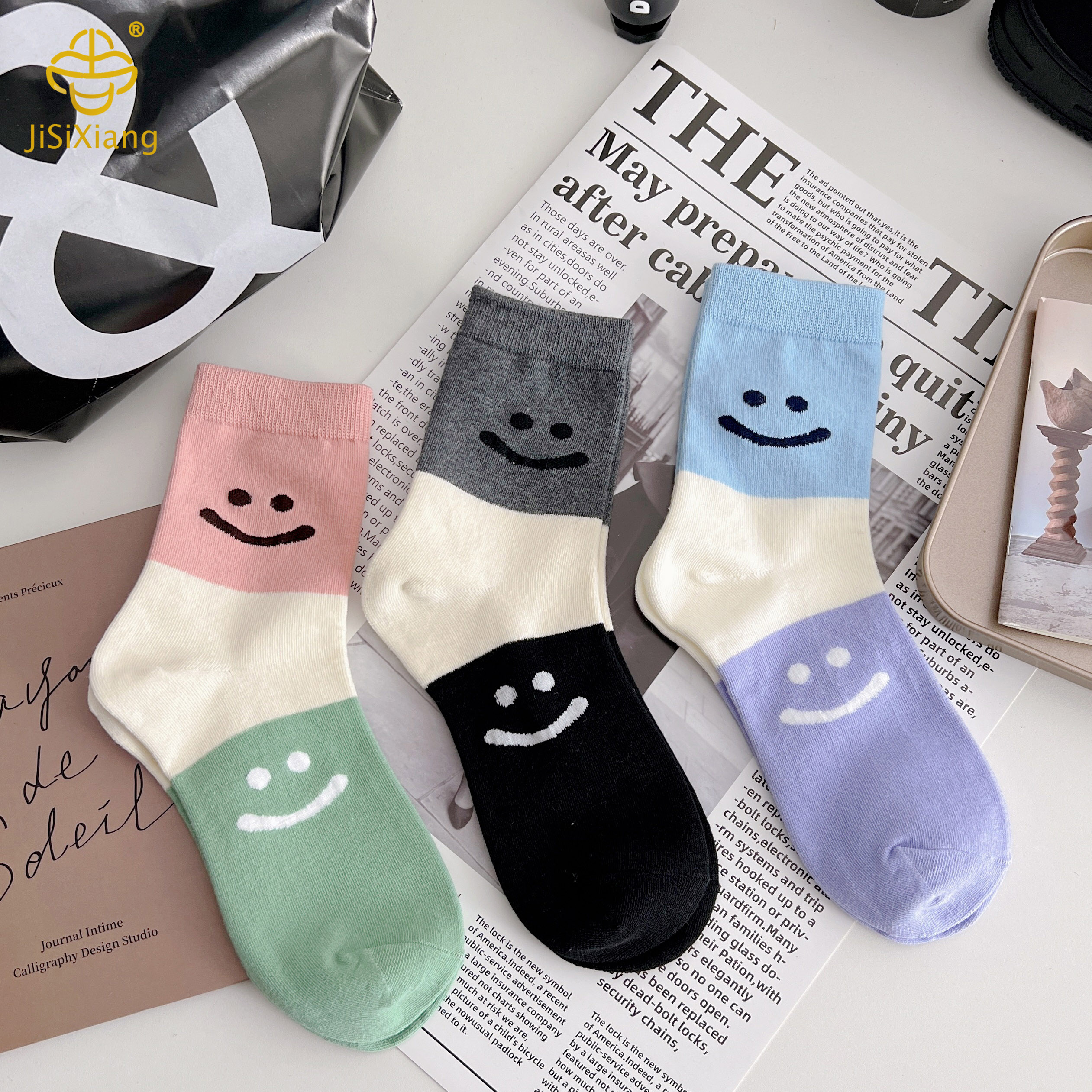 Korean cartoon smiley face socks for students Korean cartoon smiley face socks for students