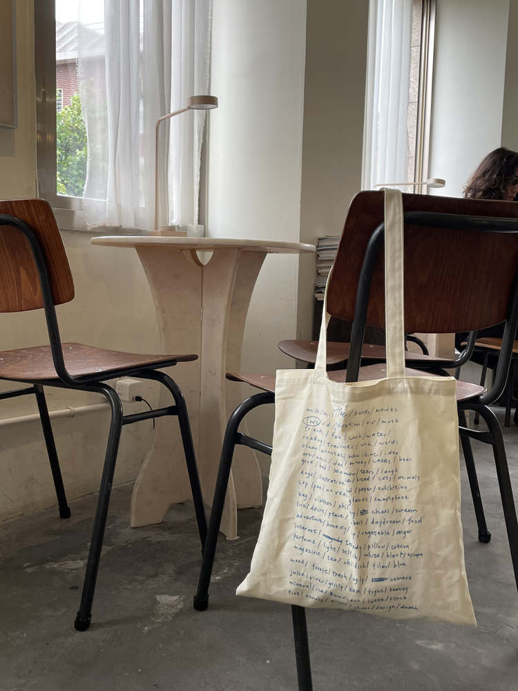 paper bags with logo paper bags with logo